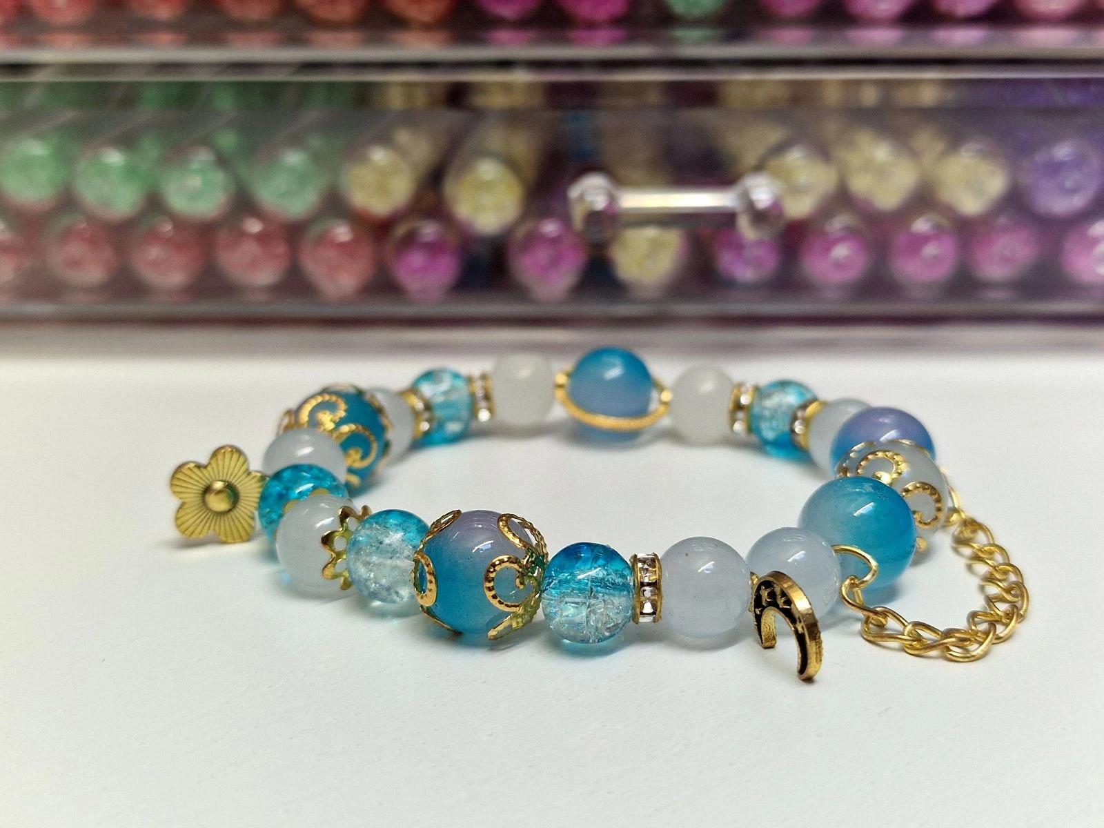 Glass beads bracelet white, blue en gold – photo 3